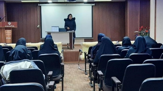 برگزاری جلسه آموزشی با موضوع روغن ها و چربی ها برای کارکنان اداره آموزش و پرورش منطقه چهاردانگه شهرستان اسلامشهر 